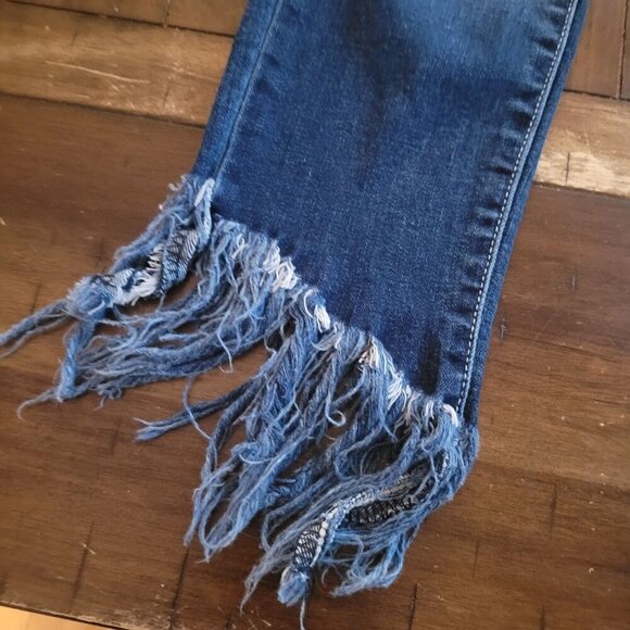KanCan Distressed Frayed Hem Cropped Jeans Size 3/25 - Picture 5 of 5
